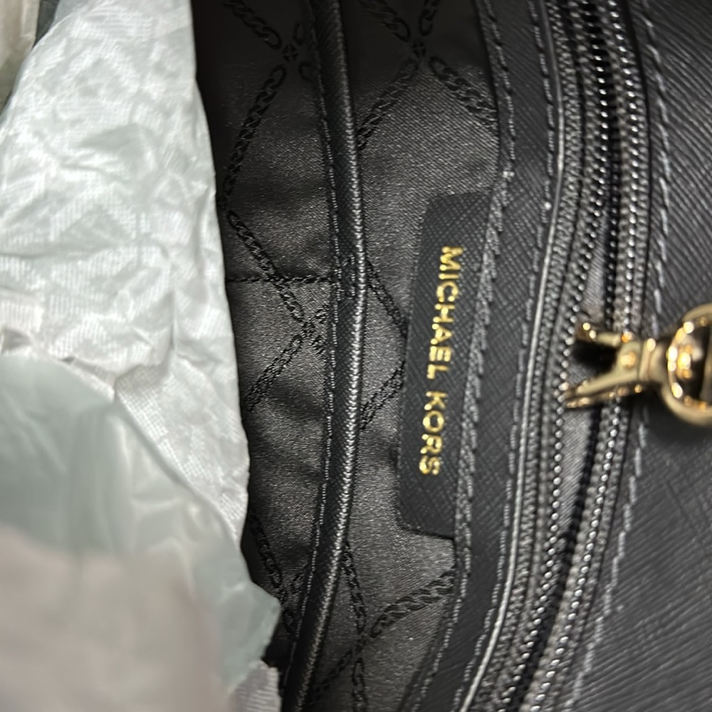 Authentic Michael Mors Handbag - image 5